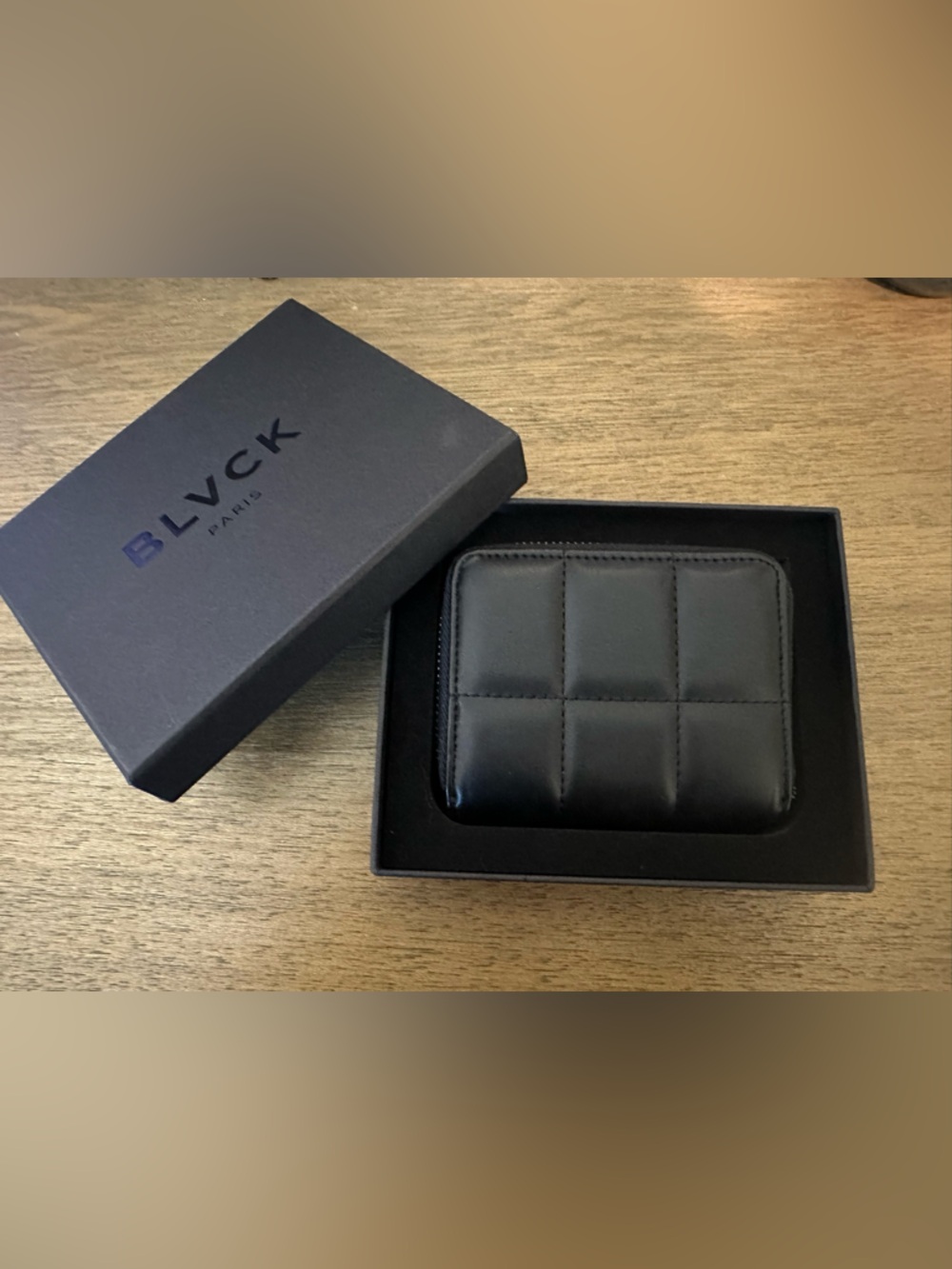 Blvck Paris Padded Wallet – Sleek, Chic, and Ready to Go - Picture 2 of 5